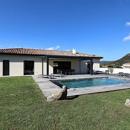 élégance Corse : Maison 3 Chambres, Piscine Villa