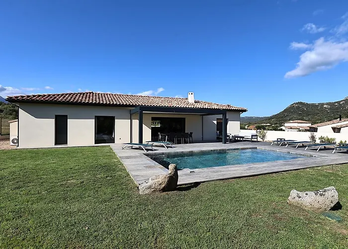 Casa Di Famiglia - Maison 3 Chambres, Piscine - Classee 4 Etoiles فيلة